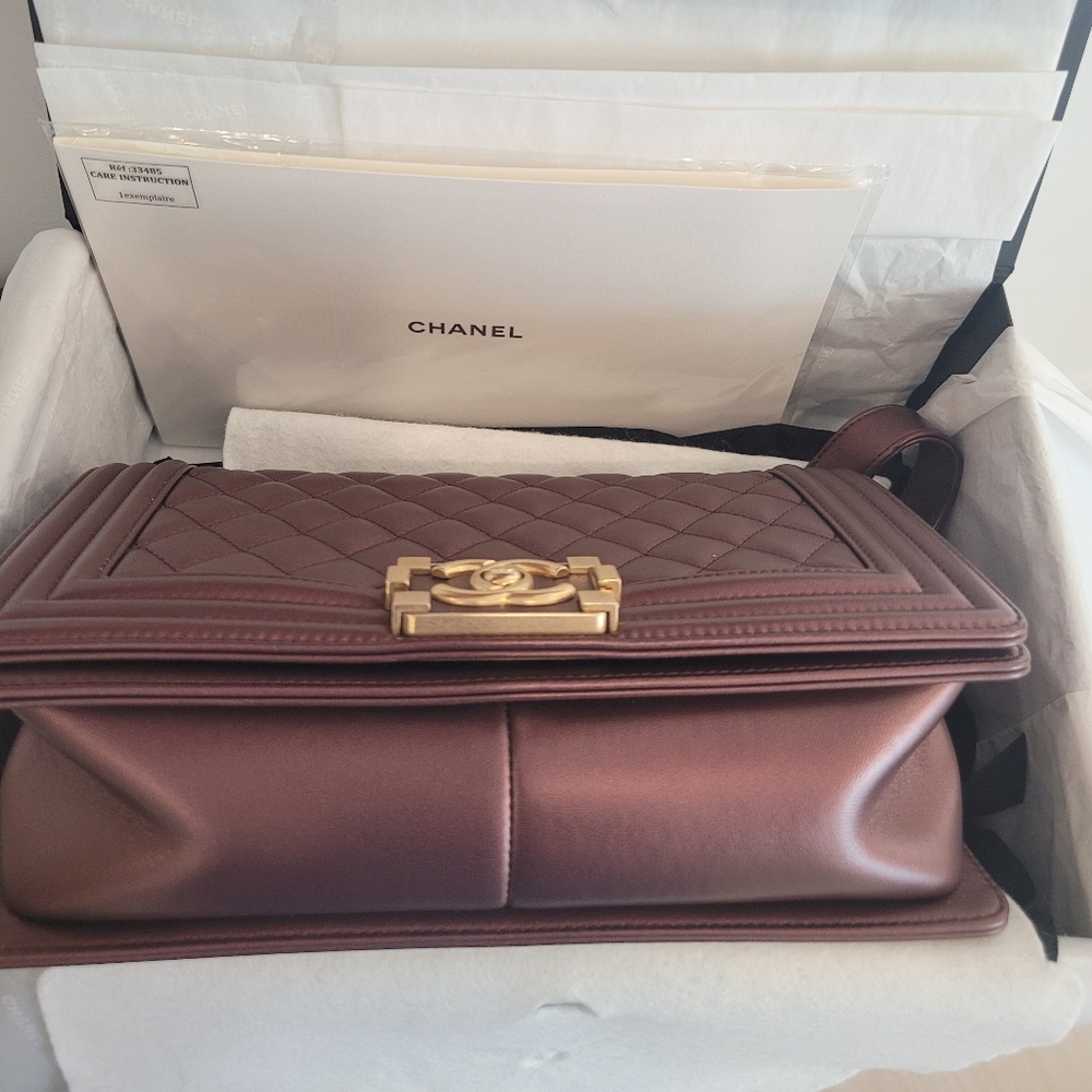 Chanel Flapbag Metallic Prune with Gold Chain. Medium Size - Picture 3 of 4